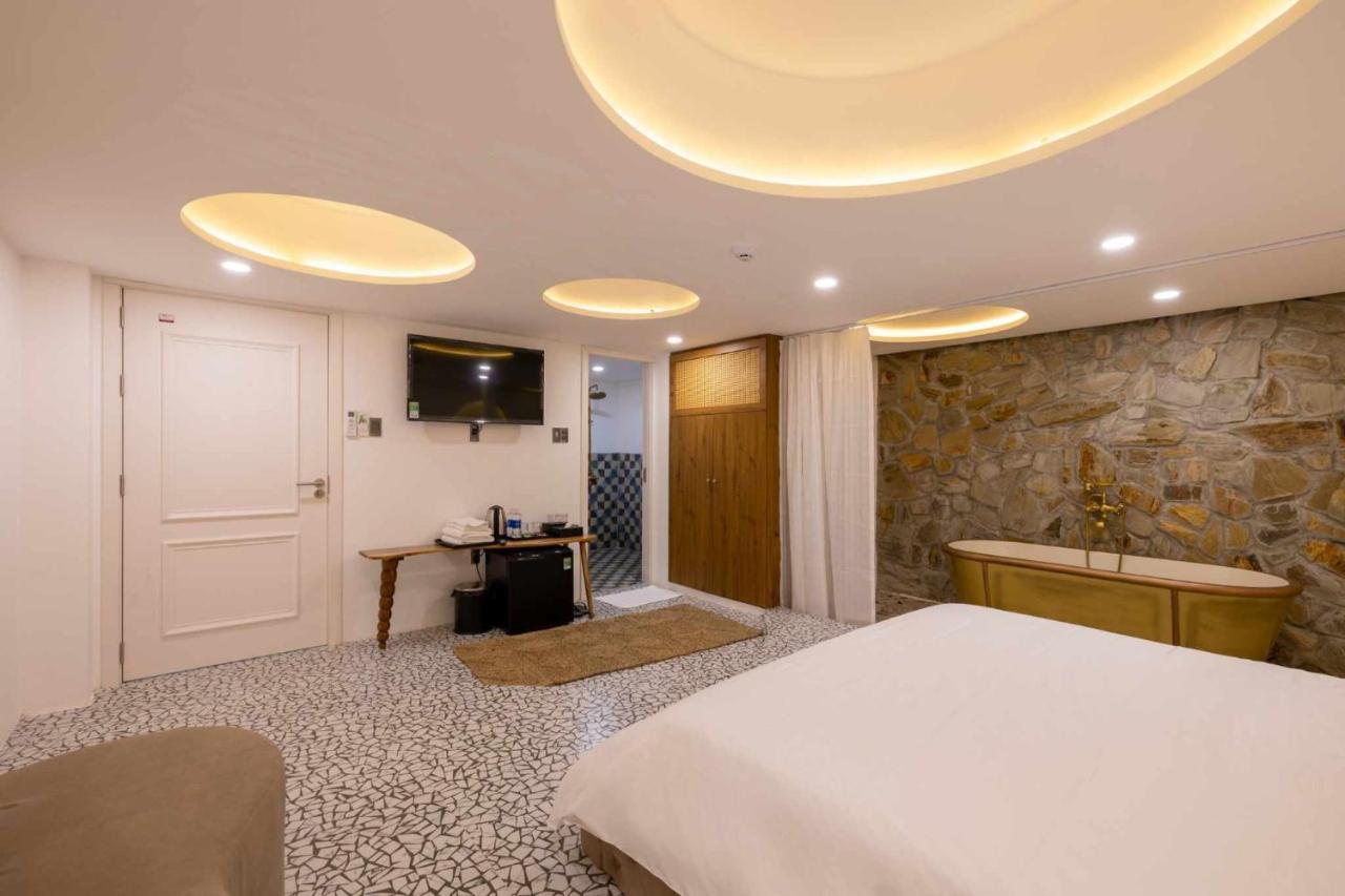 Pisces Hotel Hue Eksteriør bilde